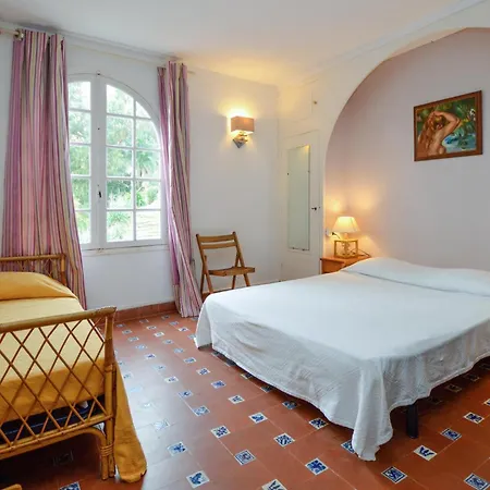 Front In Erbalunga With Kitchen