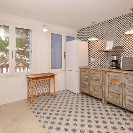 Front In Erbalunga With Kitchen Holiday home *