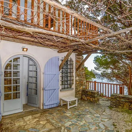 Front In Erbalunga With Kitchen